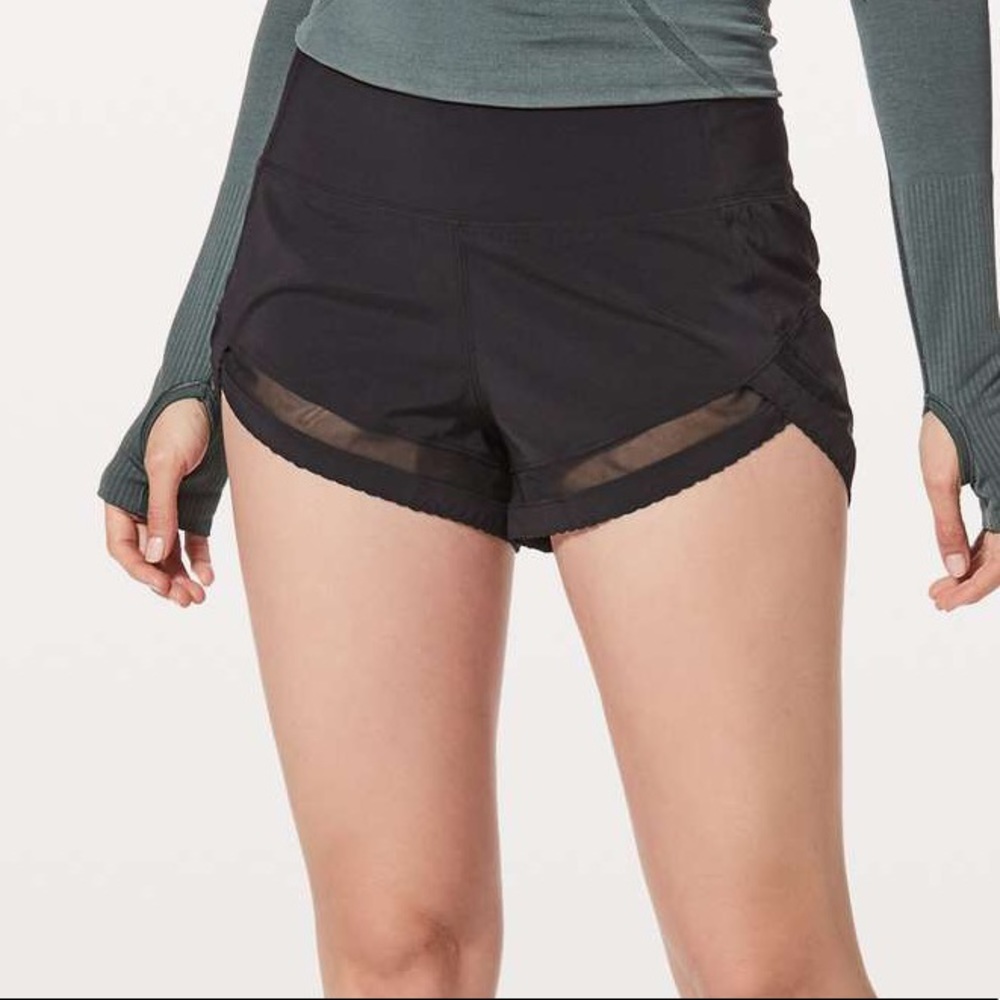 rare discontinued lululemon shorts! size 6!